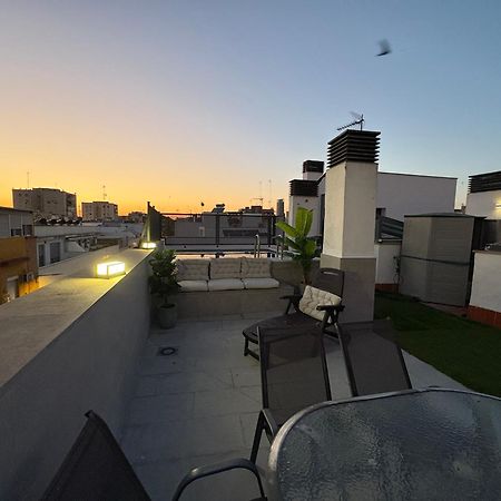 Апартаменты Atico Triana Con Piscina Privada Севилья Экстерьер фото